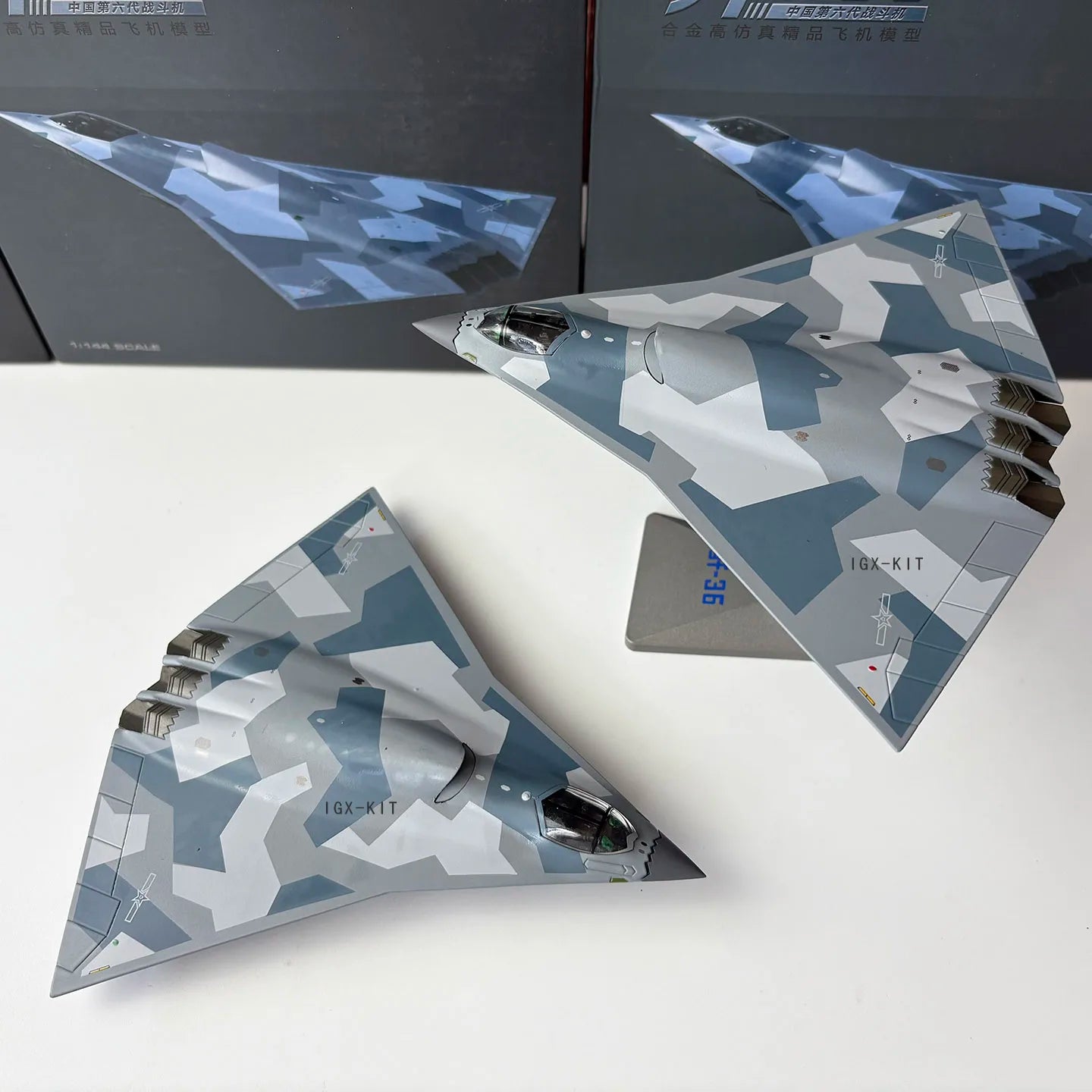 1/144 J-36 Chinese 6th Generation Aircraft J36 Cut Crack Coating Alloy Finished Plane Fighter Jet Model Collection Gift