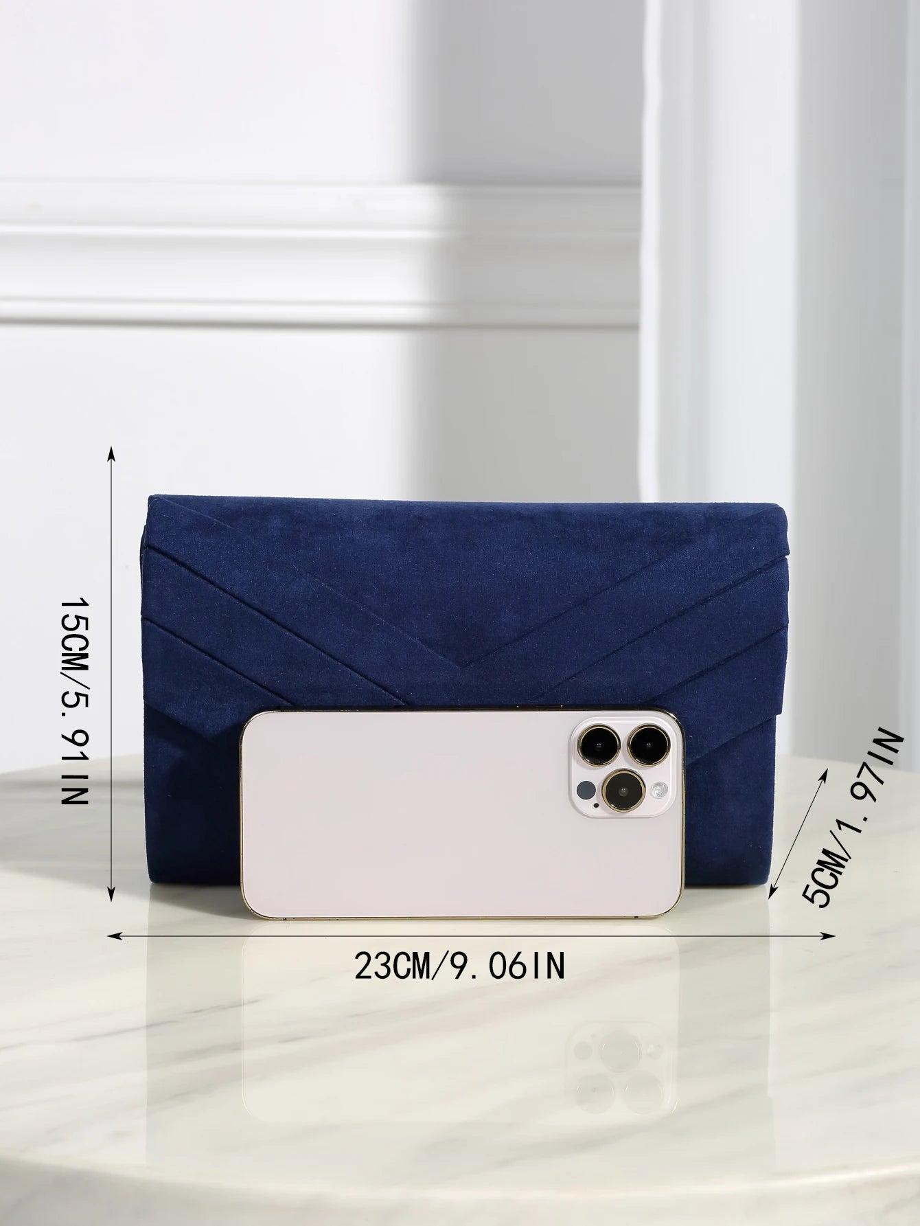 Luxurious and elegant, exquisite velvet evening bag for women, party girls, brides to attend parties, weddings and gatherings.