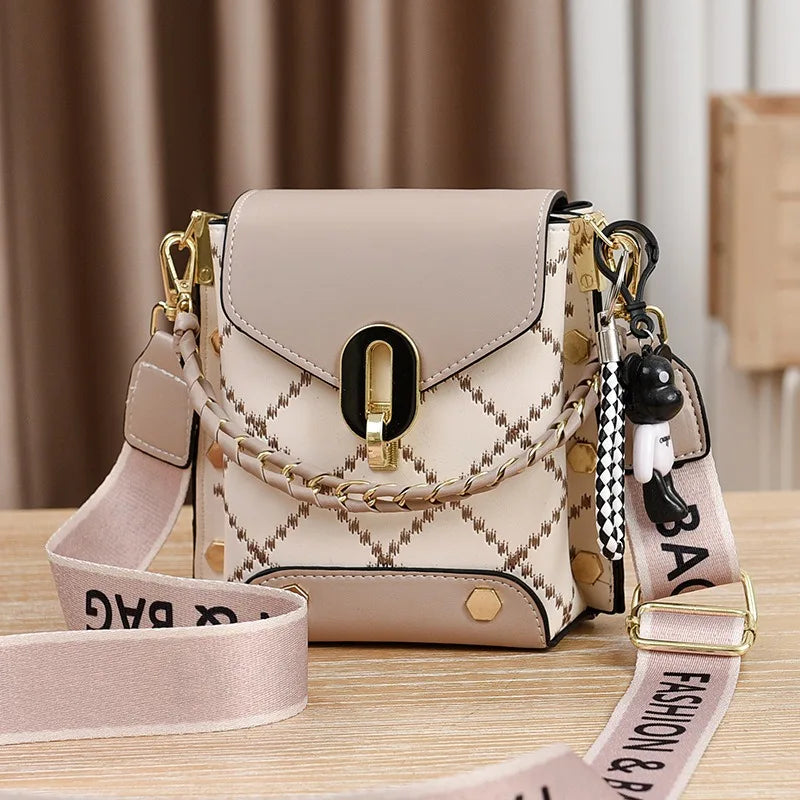 Korean Version of Simple and Fashionable Small Square Bag Fashionable Versatile Shoulder Messenger Bag Trendy Mini Mobile Phone