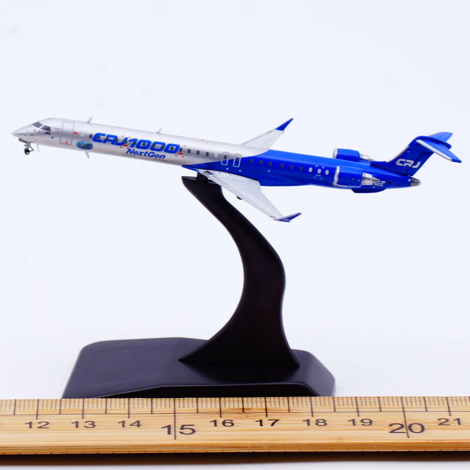 LH4407 Alloy Collectible Plane Gift JC Wings 1:400 Bombardier CRJ-1000 [House Color] Diecast Aircraft Jet Model C-FNXG