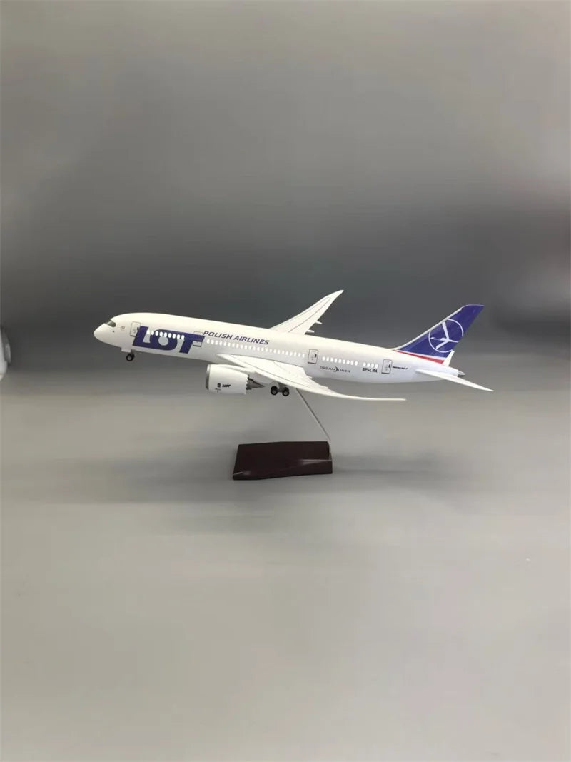 1/130 Scale 43CM Airplane LOT 787-8 Polish Airlines Model With  Light Wheel Diecast Resin Plane Collection Display Gifts Fans
