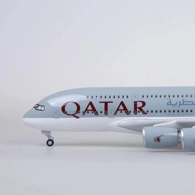 1/160 Scale A380 Qatar Airline Die-Cast Airplane Model 45.5cm with Light & Wheels Resin Collectible Aircraft Model