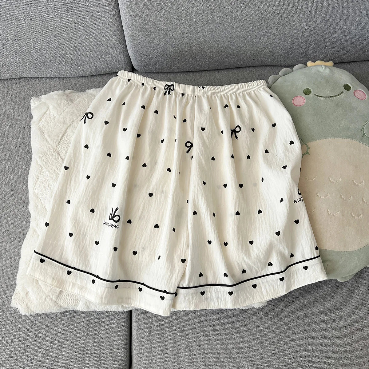 Women's Summer Thin Pajamas with Heart-Shaped Bow Pattern, Short-Sleeved Shorts, Sweet and Cute, Can Be Worn Outside in Summer, Two-Piece Home Wear Set