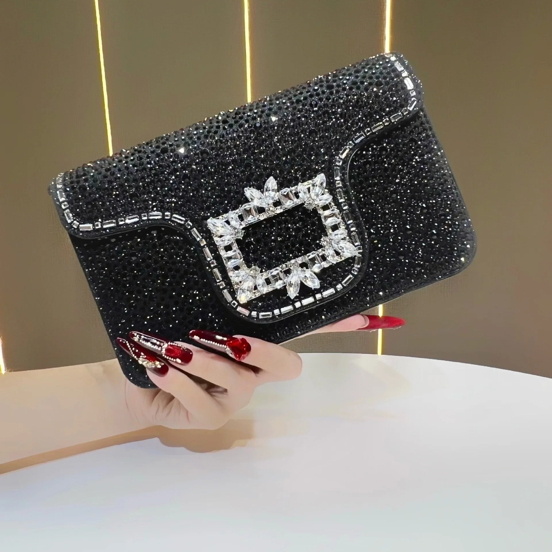 New Ladies Luxury Crystals Evening Bags Sparkling Diamond Dinner Party Dress Bags Metal Chain Wedding Clutch Purses and Handbags