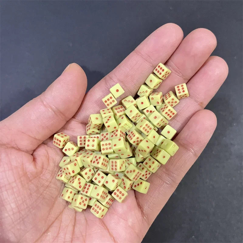 200Pcs 12colors 5*5*5mm Solid Clear Transparent Mini D6 Acrylic Right Angle Point Dice Six Sided Cube For Board Game accessories