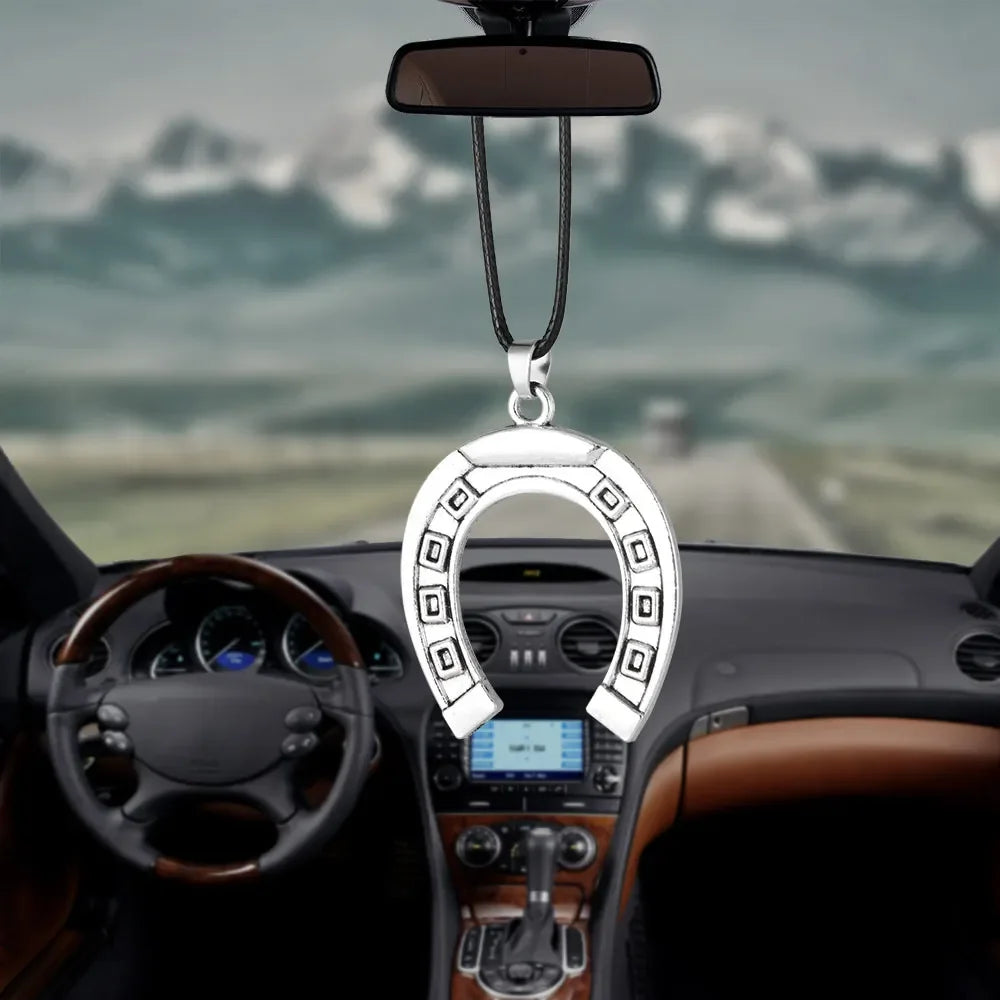 Car Pendant Russia House Horseshoe Ornaments Interior Rearview Mirror Decoration Hanging Decor Lucky Family Gift Car Accessories