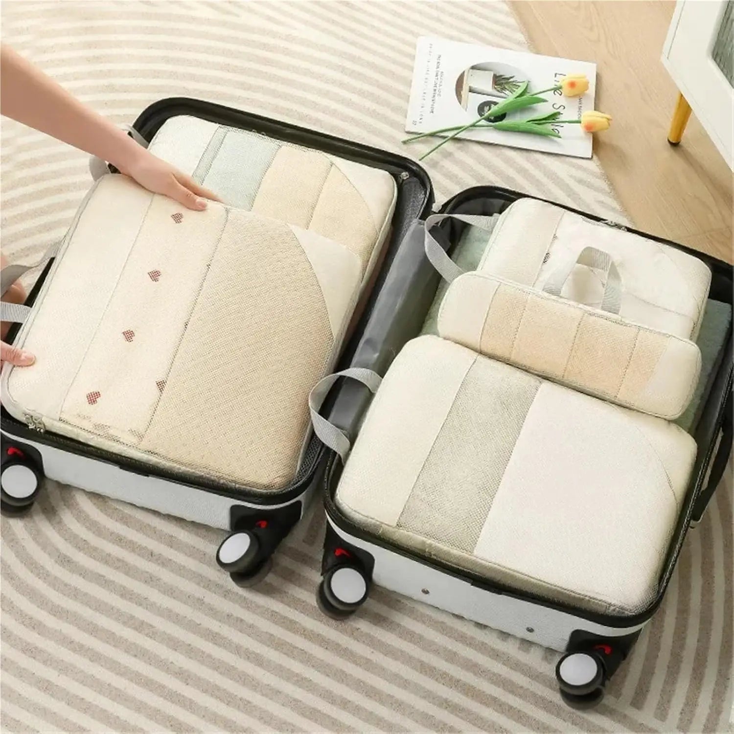 Mesh 4-Piece Set, Convenient for Business Trips and Travel Storage, Is a Practical Set That Saves Space for Travel