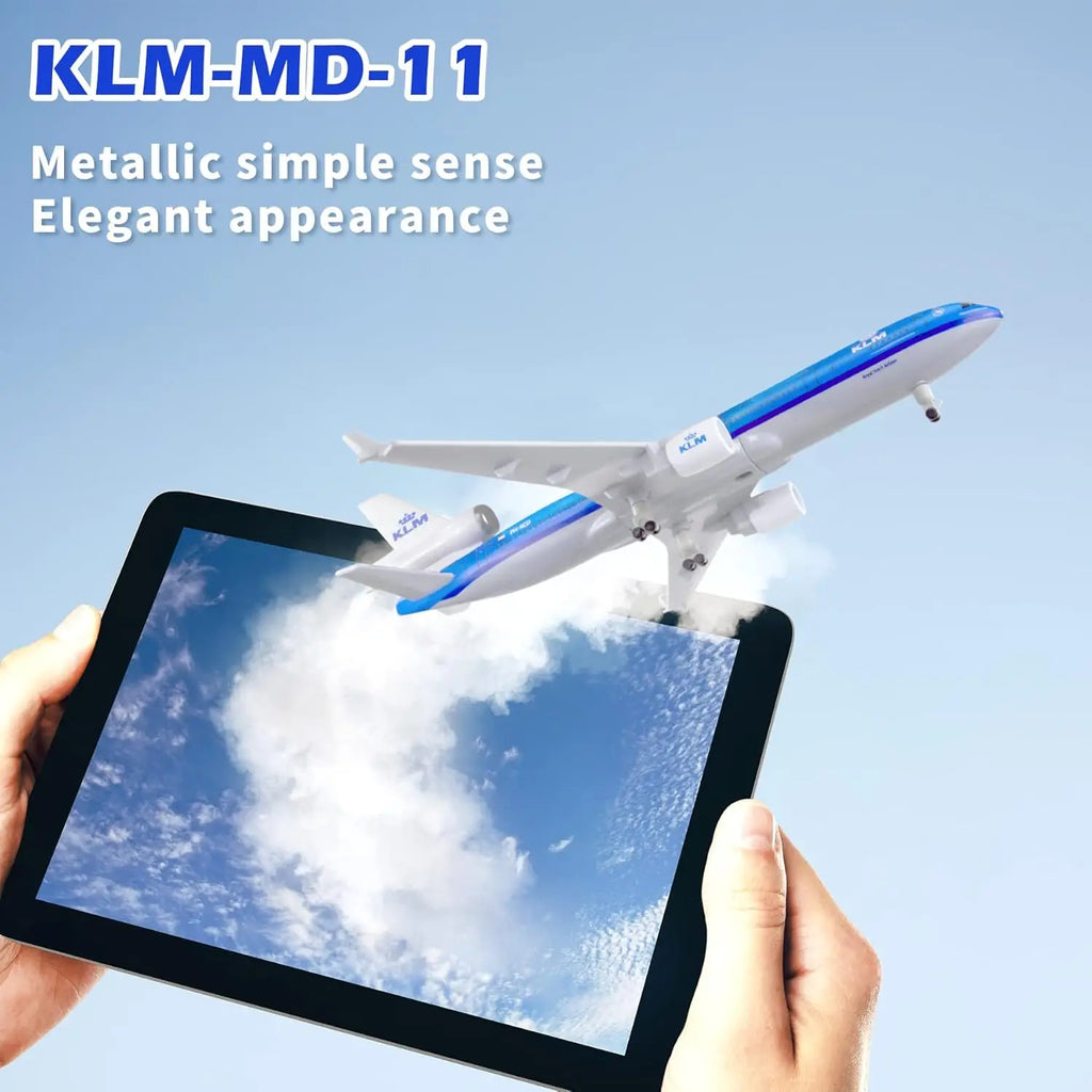 1/300 Scale Airplane Model Klm Md-11 Kit 20cm Alloy Diecast Airplane with Stand for Display Decoration or Boy Collected Gift