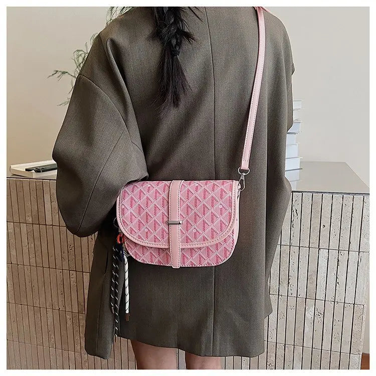Luxury Fashion-Forward Designer Diaper Bag Women Large Capacity Tote Elegant Leather Crossbody Handbag For A Statement Look