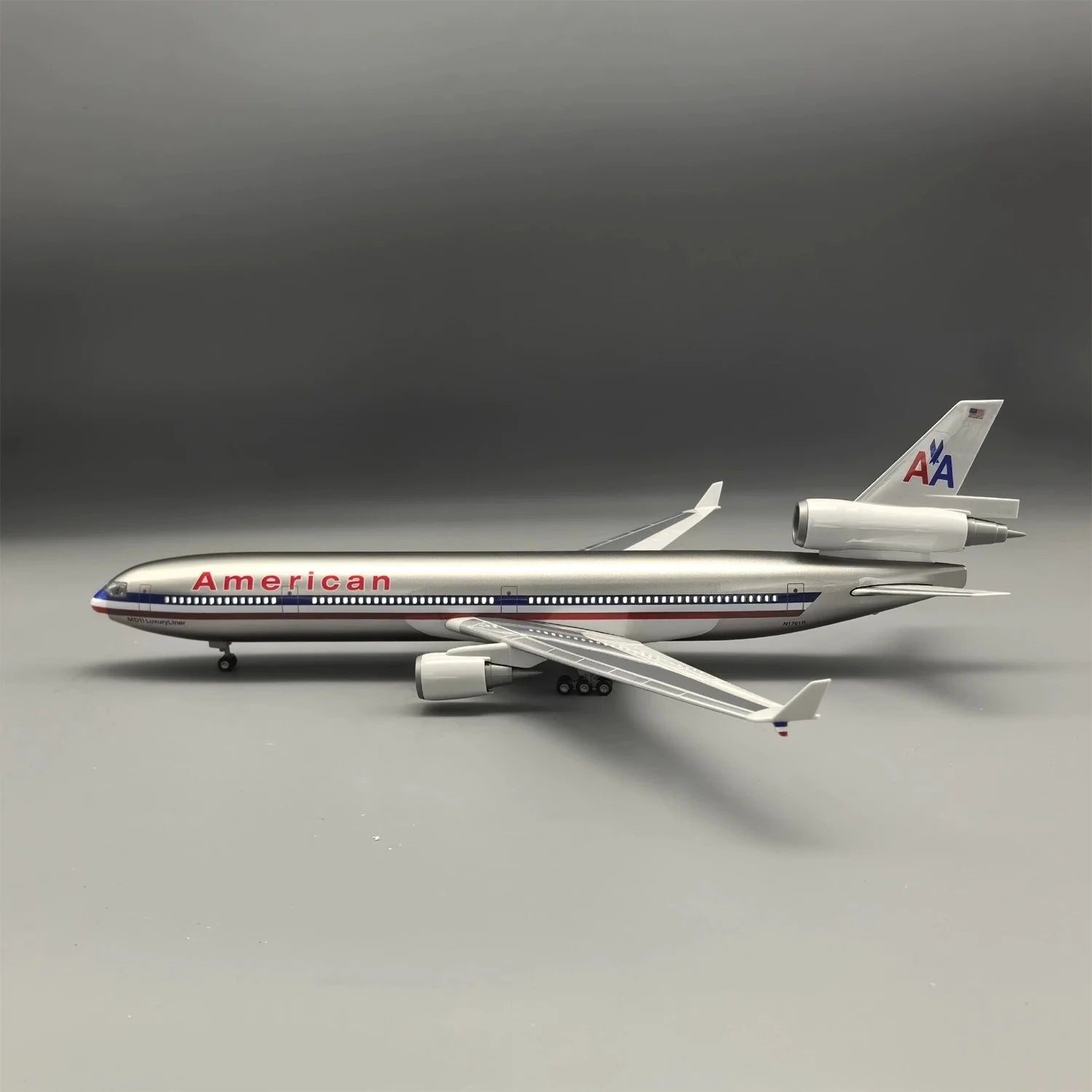 1:130 Scale plane model American MD-11 Toy planes 47cm resin Airplanes Model Kit With Lights And Wooden Base Collected Gift