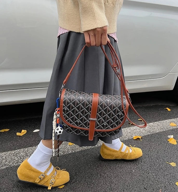Trendy Diaper Bag: Women's Luxury Vintage Leather Handbag, High-End Simple Crossbody Bag With Paris Style And Letter Logo