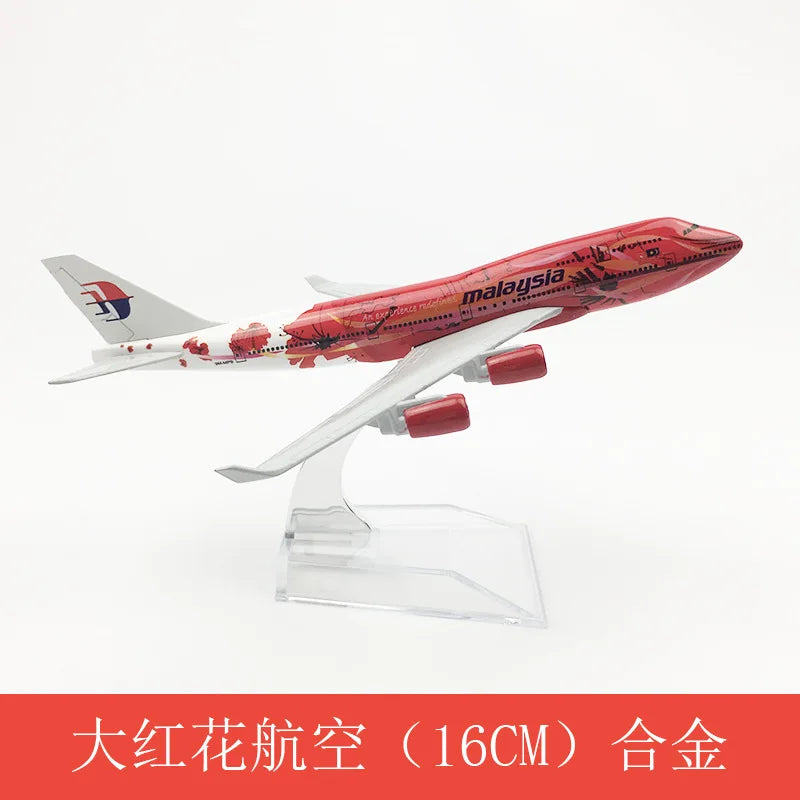 1/400 Scale Model plane Malaysia Airlines b747 Miniature Airplane model Replica Alloy Material Authentic Collectible Gift