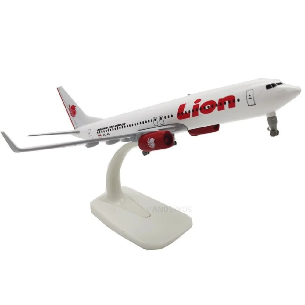 Scale 1:400 Model Airplane Air LION B737 Replica Aircraft Metal Miniature Plane with Wheels Collection gift Souvenir Plane Toy