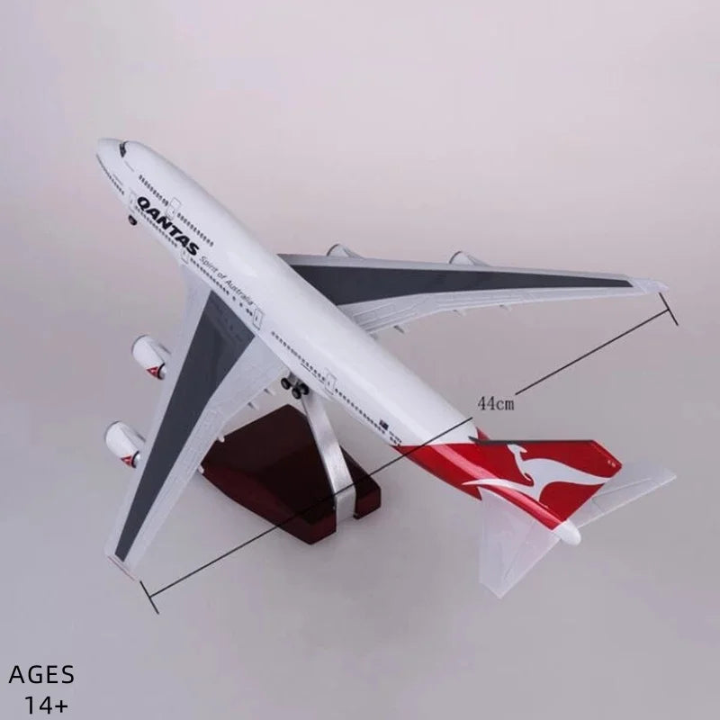 1/150 Scale B747 Airplane Model Australia Qantas Air Lines 47cm Diecast Resin Airplane With Led Lights And Wheels For Decoration