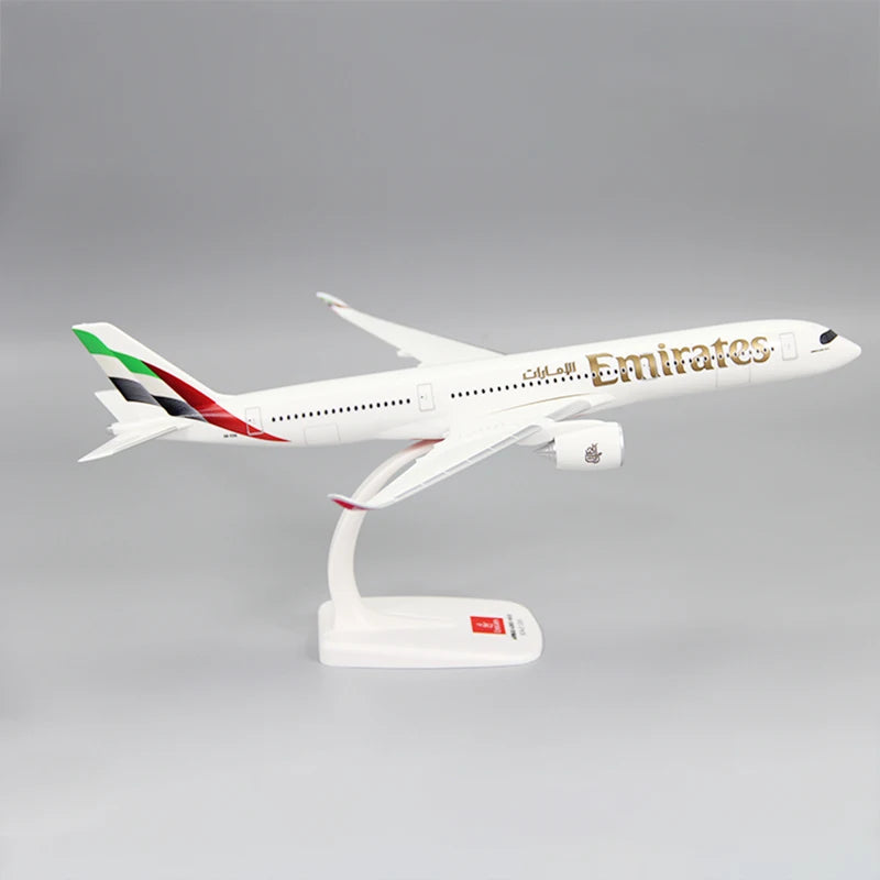 New 1/200 Scale A350-900 Thailand THA/ UAE Emirates Airline Aircraft Assembly Plane Model Airplanes Toy Collection Display Gifts