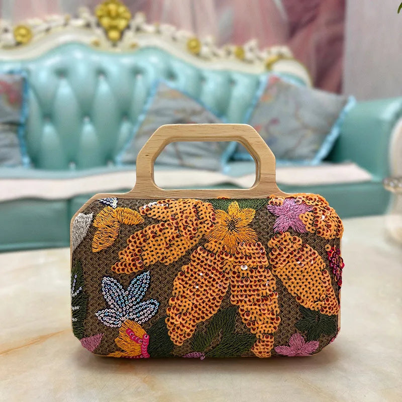 New Dinner Bag Embroidered Sequins Flower Celebrity Ladies Clutch Bag Chain Wooden Box Bag