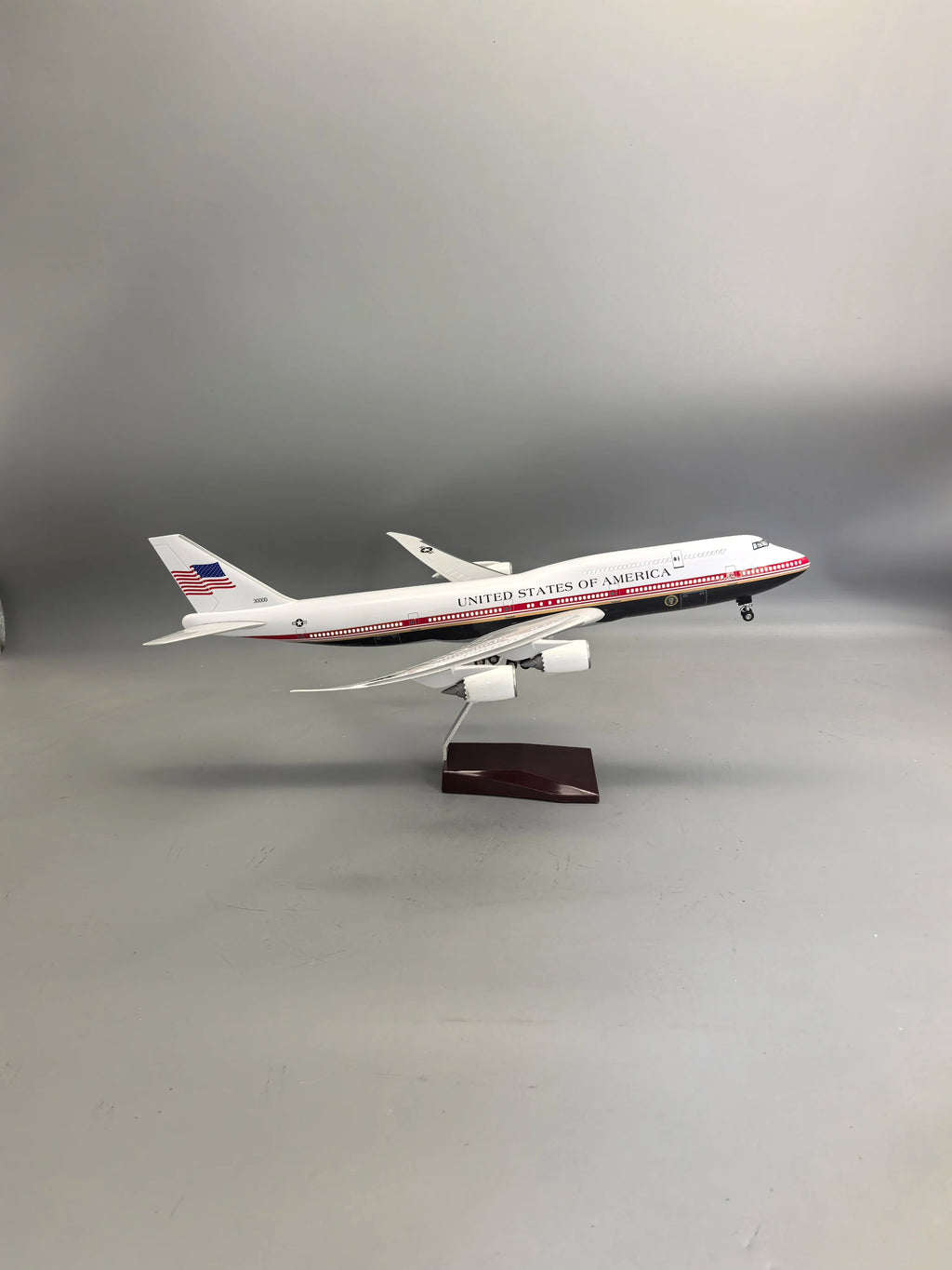 47CM Scale Model Planes 747 Airplane Model B747-8 US Air Forc Miniatures For Collections And Displays Resin Decoration Gift