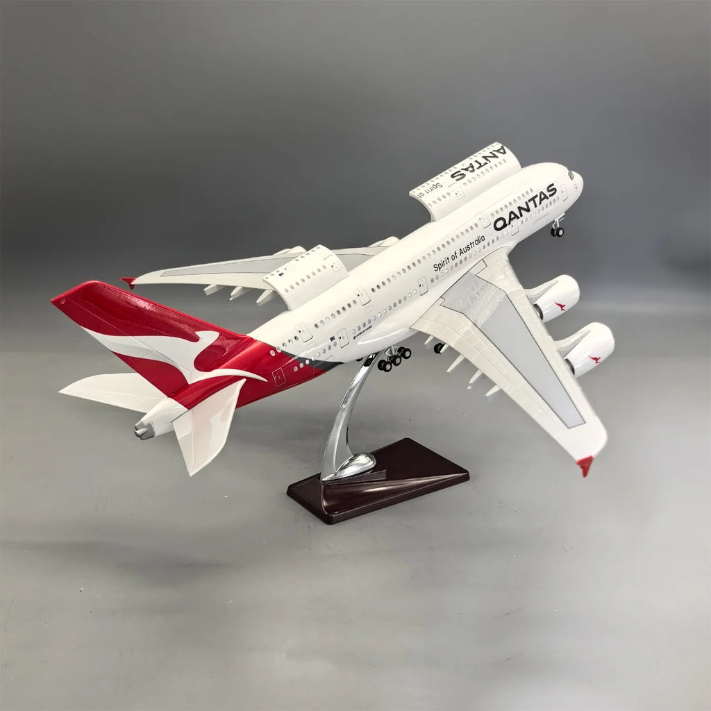 47CM Scale Qantas A380 Aircraft Model Openable Door Resin Diecast Collectible Aircraft With Landing Gear Wheels Light Gift By