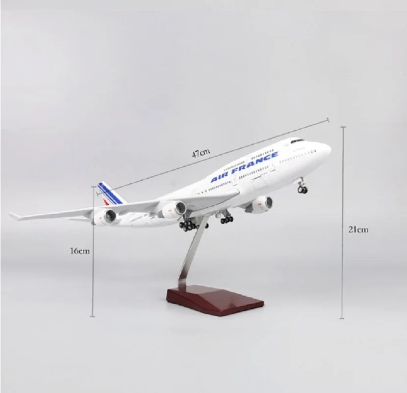 B747 Air France Airplane Model 1/150 Airline 747 Plane Model Light and Wheel Landing Gear Plastic Model Toy Collection or Gift