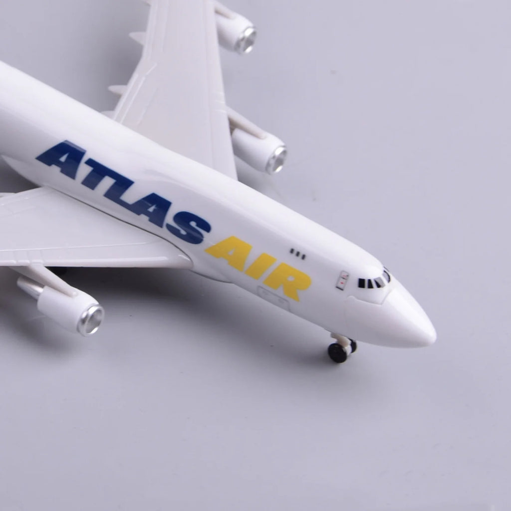20CM Scale ABS Atlas Air Cargo B747 Airlines Openable Cargo Door Model Miniature Airplane Toy Model For Collections and Displays