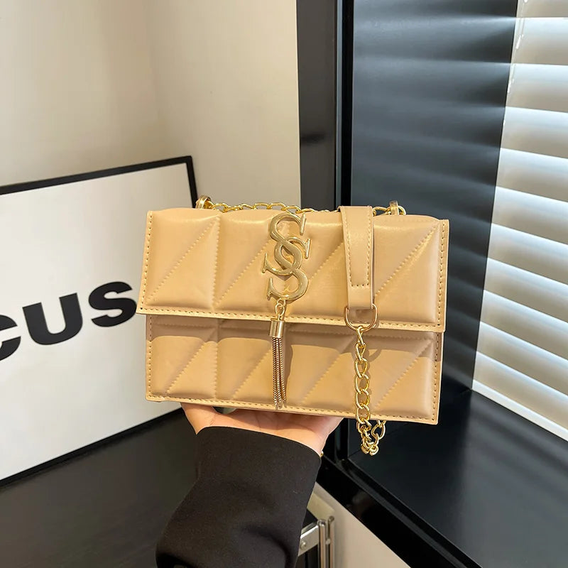 Fashionable Elegant  Argyle Quilted Small Square Bag Exquisite Metal Letter Tassel Diagonal Cross Bag Commuter Shoulder Bag