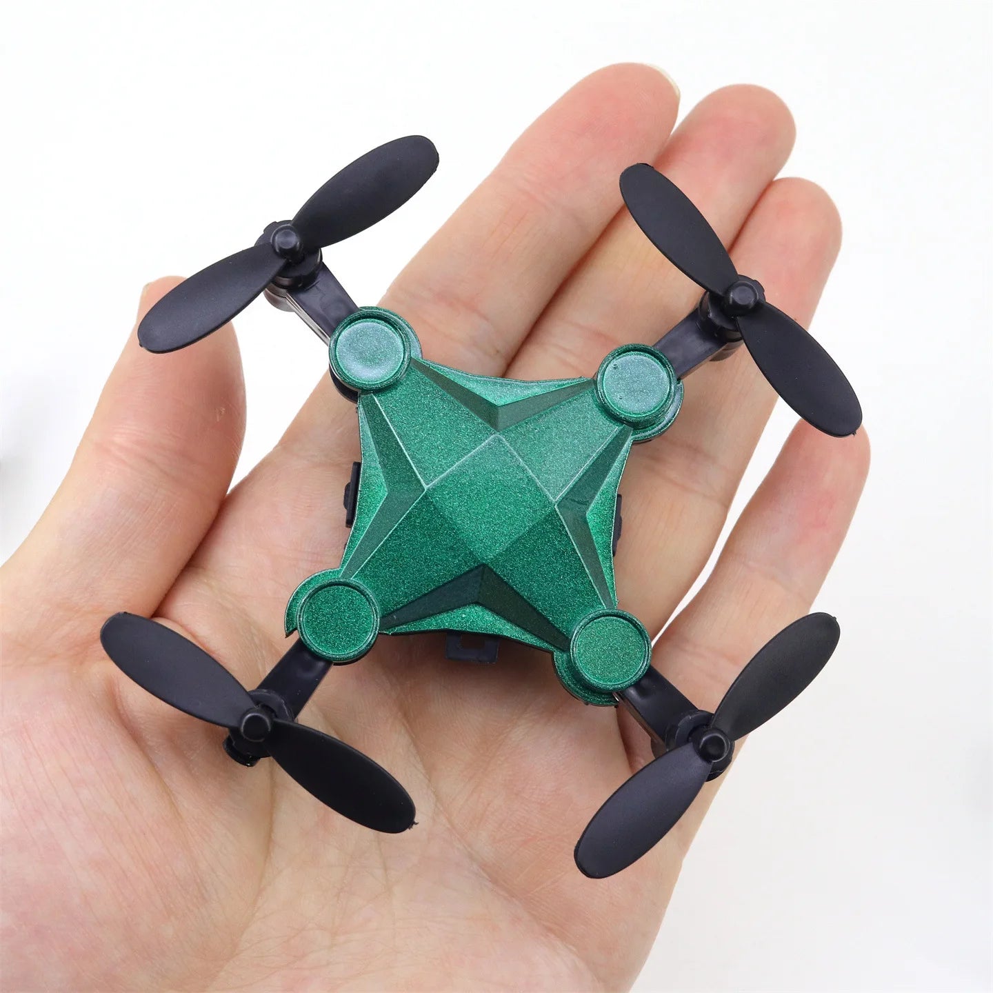 Creative Foldable Mini Drone Model Partial Alloy Flying Toy Keychain Helicopter Souvenir Collection Gift Decoration Accessorie