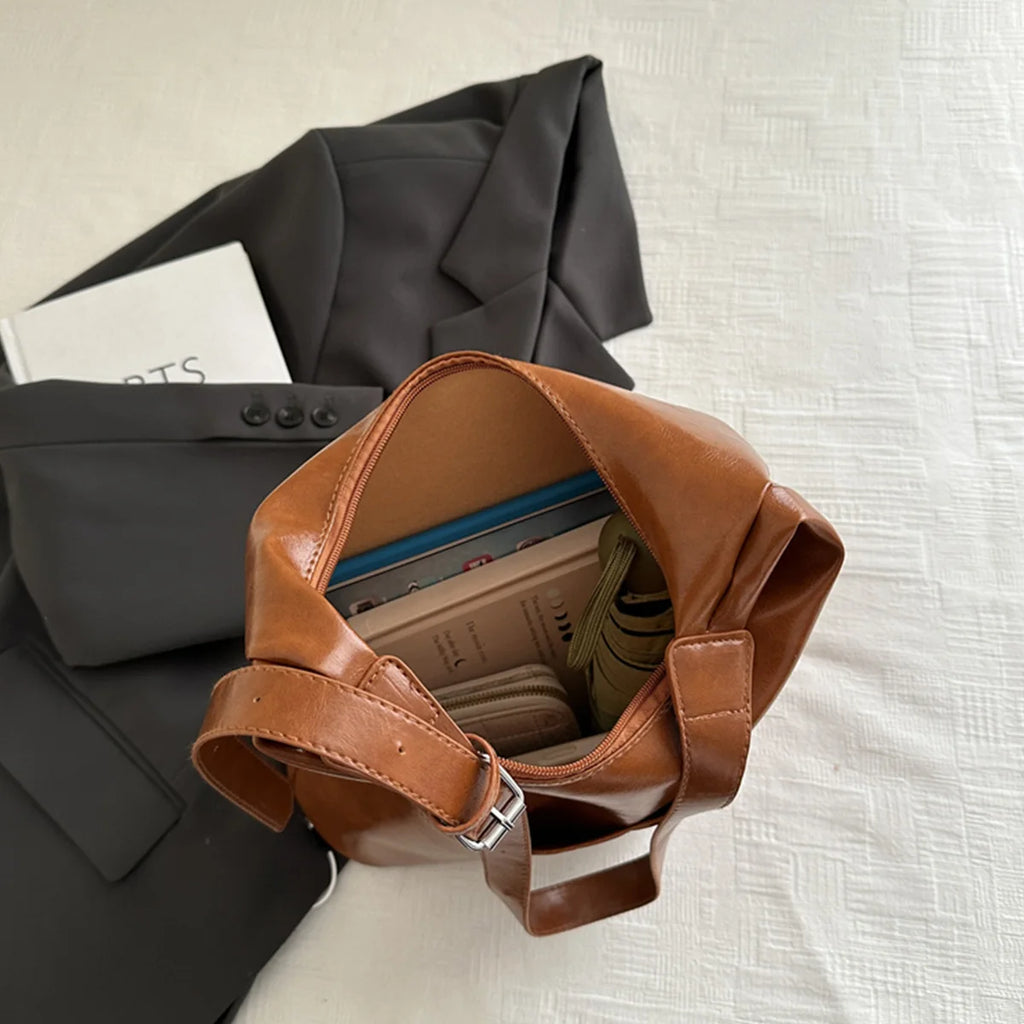 Retro Women Shoulder Bag Solid Quilted Tote Bag Waxed PU Leather Large Capacity Crossbody Bag for Daily Commute Shopping