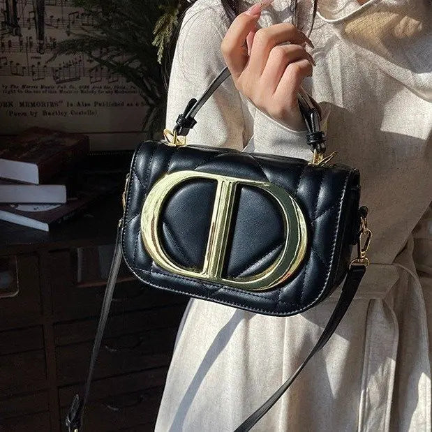 Luxury Chic Designer Diaper Bag For Women Large Capacity Tote Elegant Leather Crossbody Handbag For Fashionable And Practical