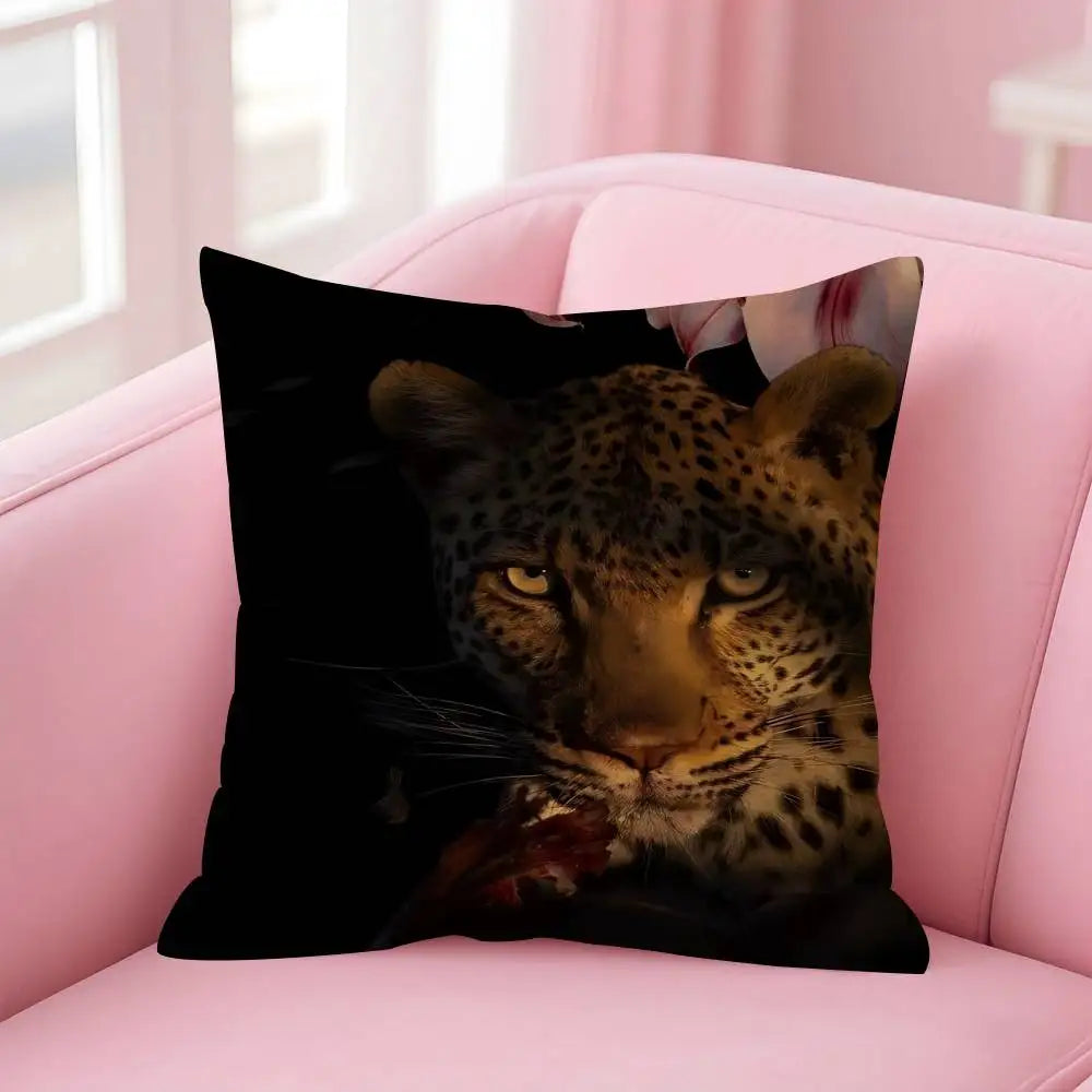 Retro leopard and cheetah theme Double-sided Printed pillow cover Short plush Suitable living rooms sofas throw cushion cover