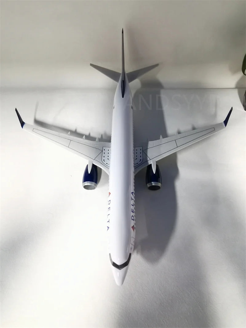 B737 airplane toy Airways 47cm Delta Aeroplane 737 1:85 Scale Model Diecast Resin Plane With Light and Wheel Landing Gears Gift