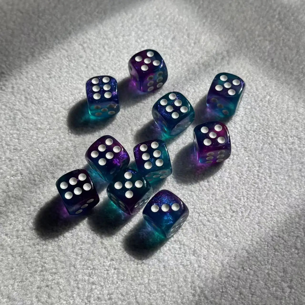 10pcs/Set 12mm Transparent Color With Glitter Texture Dice for Casino Tabletop Games Sparkling Resin Role-Playing Accessories
