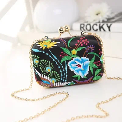 The Best Selling Clutch Bag with Big Discount Elegant Shiny Diamond Evening Bags Fashionable Lightweight Dinner Party Dress Bag