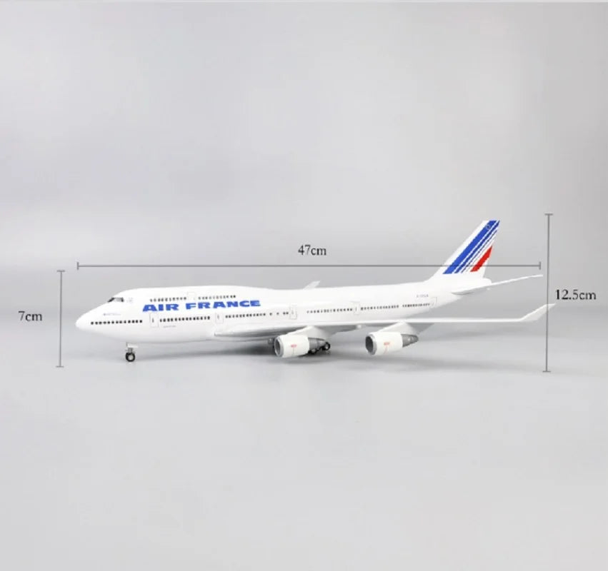 B747 Air France Airplane Model 1/150 Airline 747 Plane Model Light and Wheel Landing Gear Plastic Model Toy Collection or Gift