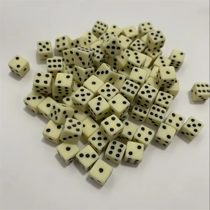 50Pcs/lot 8*8*8mm 6colors Plastic White Gaming Dice Standard Six Sided Cube For Decider Birthday Parties Board Game