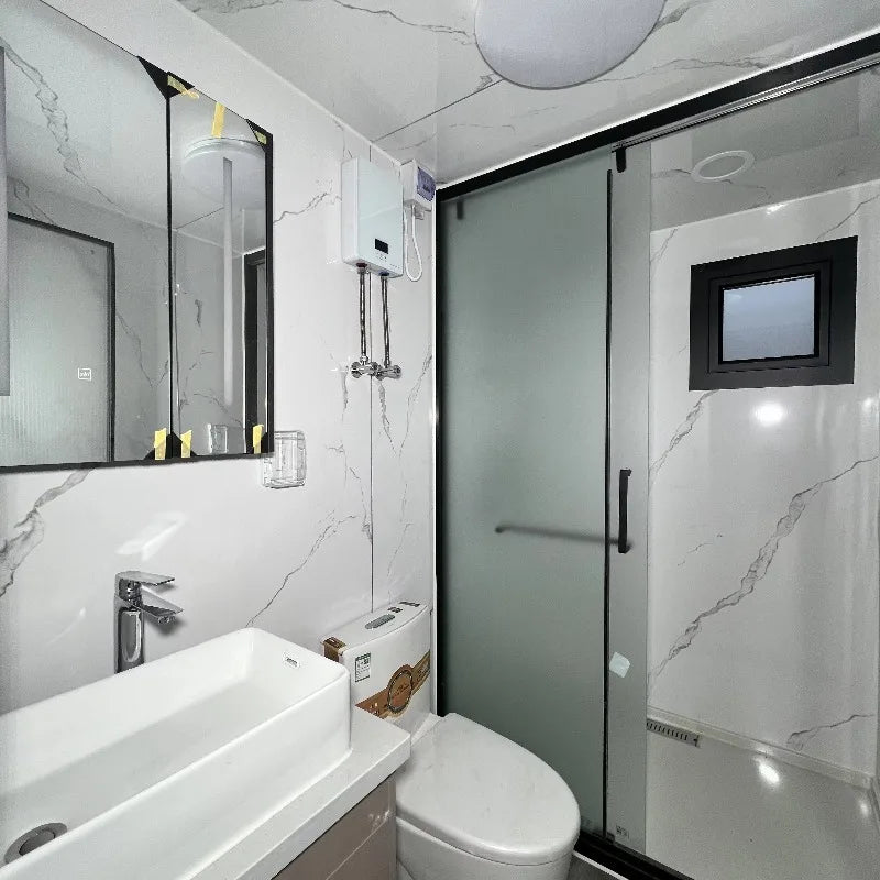 Customized Prefab 2 Story 40Ft Villa Expandable Container House Modern Modular Detachable Waterproof Luxury Hotel 2 3 Bedroom