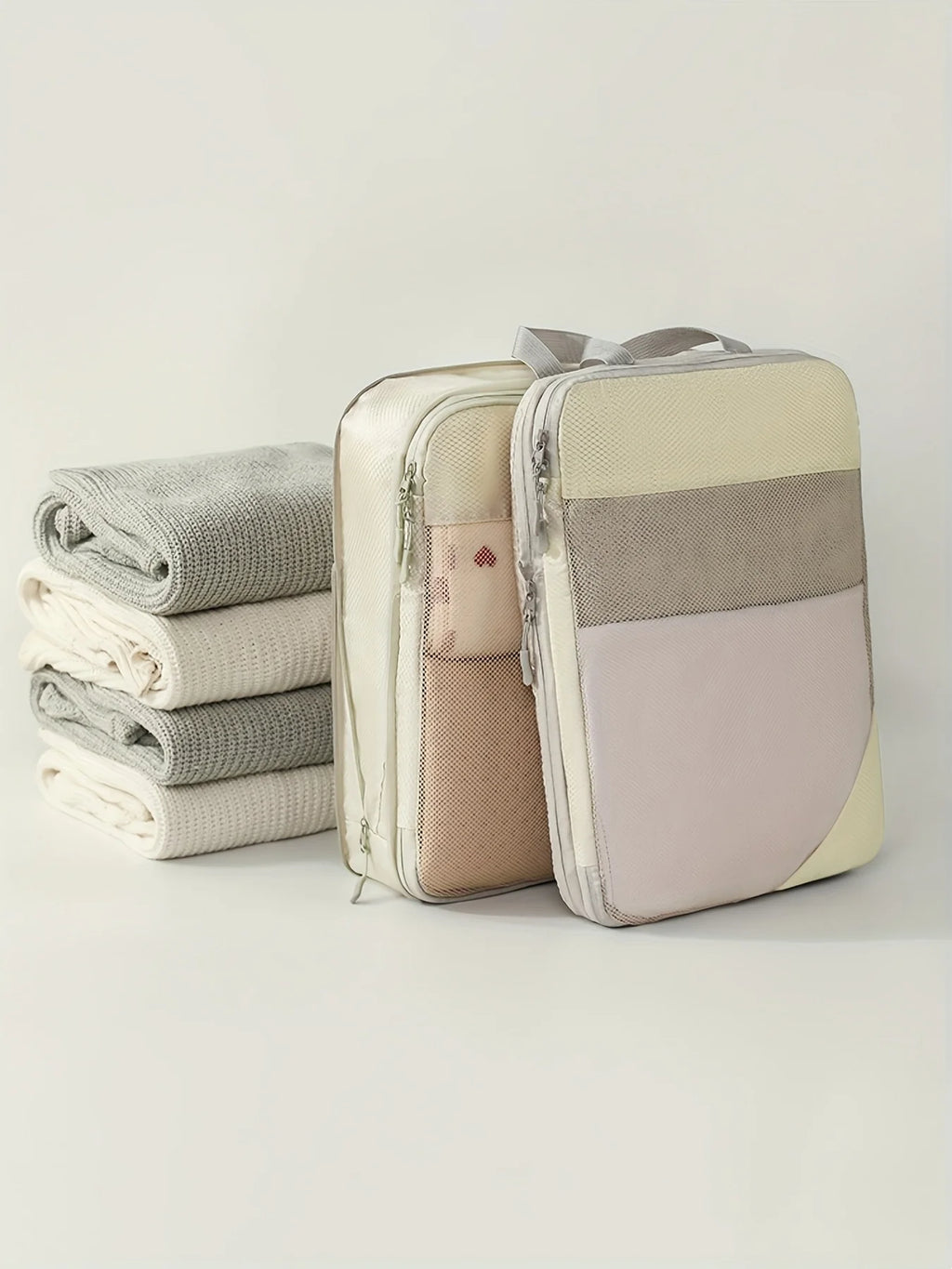 Mesh 4-Piece Set, Convenient for Business Trips and Travel Storage, Is a Practical Set That Saves Space for Travel