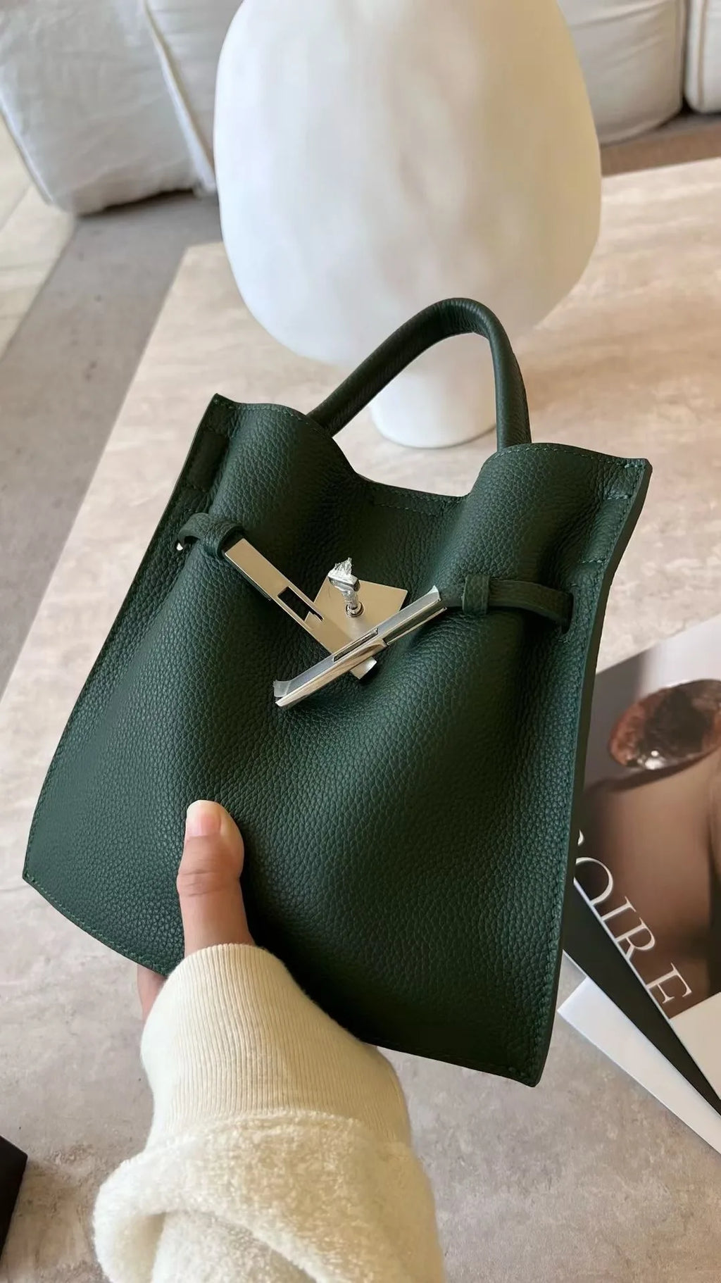 2026 New First-layer Cowhide Bucket  Women's Versatile Niche Medieval Exquisite Hand Carry Messenger Tote Bag Casual Fashion