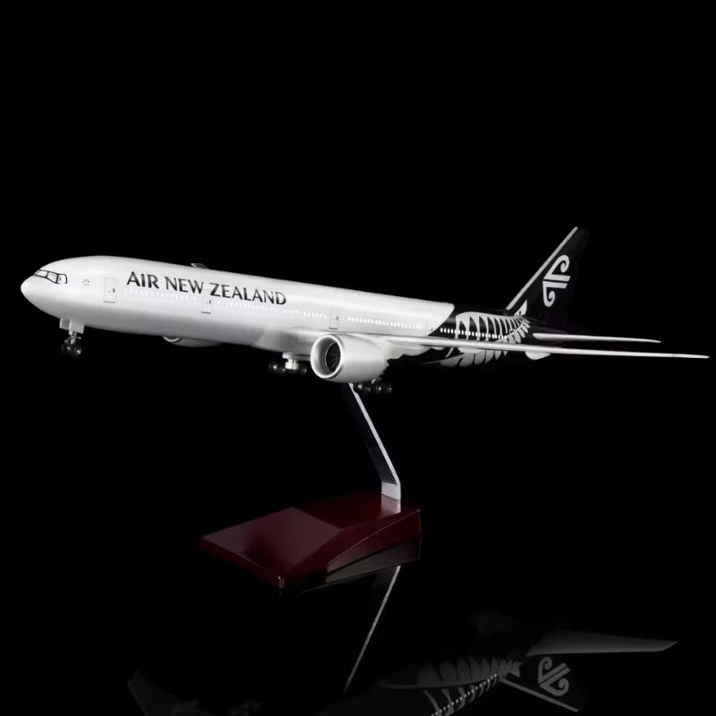 2025 New 1/157 Scale 47cm Boeing 777 Diecast Model Air New Zealand Airlines Resin Plane With Light Airplane Collection Display