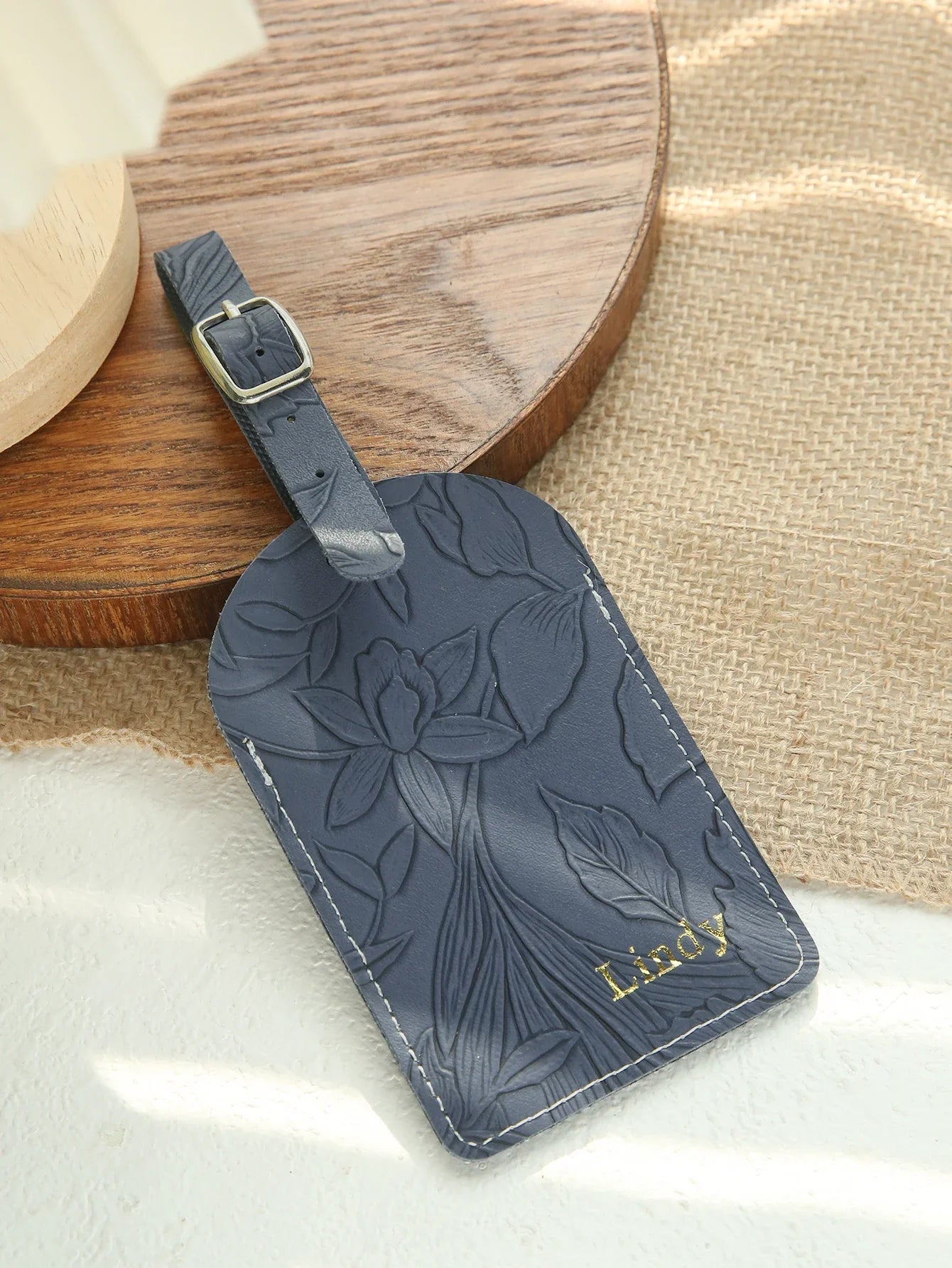 1PC Custom Name Luggage Tag for Suitcases with Carving Flower Patterns Personalized Vegan Leather Tag With Privacy Name Card