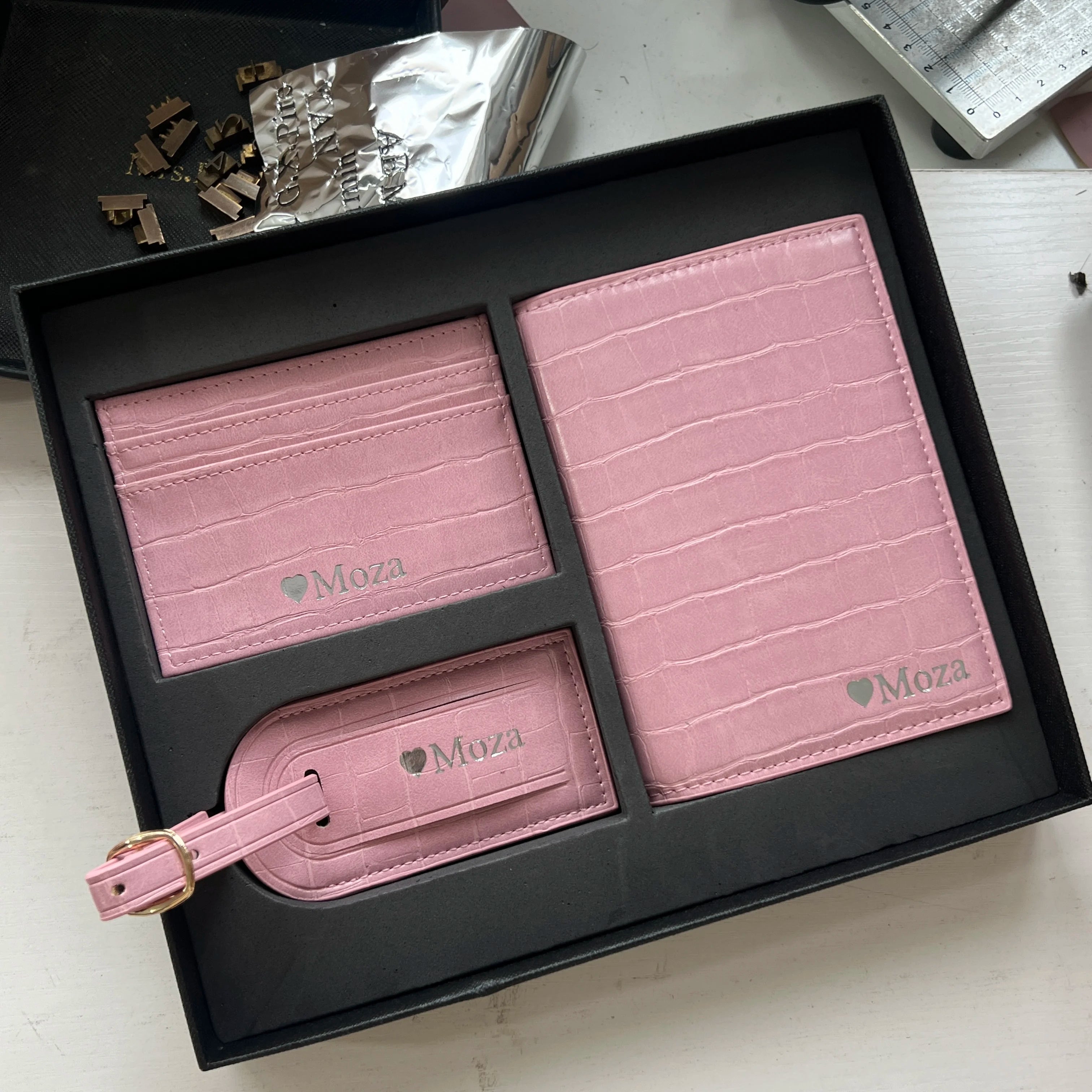 Free Custom Name Initial Gift Box Set Crocodile Leather Passport Cover  Luggage Tag Cardholder Travel Accessories