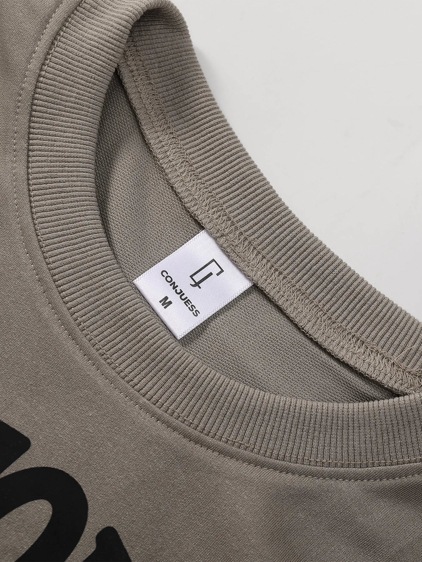 American-Style Campus Retro Style Men's Two-Piece Set, Letter-Printed T-Shirt and Shorts, Khaki Casual Loose-Fit Men's Summer Casual Sports Outfit