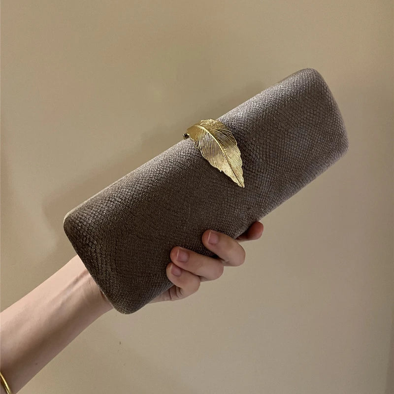 Elegant Ladies' Purple Evenin Clutch Luxury Emerald Serpentine Purse Vintage Leaf Buckle Velvet Wedding Party Dress Handbag