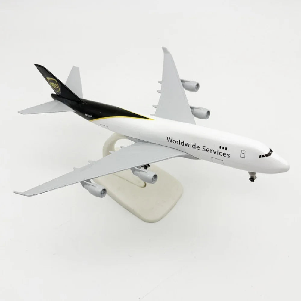 20cm Metal Model Planes B747 UPS Cargo Airways Diecast 1/300 Scale Miniature Airplane Kit With Stand Aviation Souvenir Ornaments