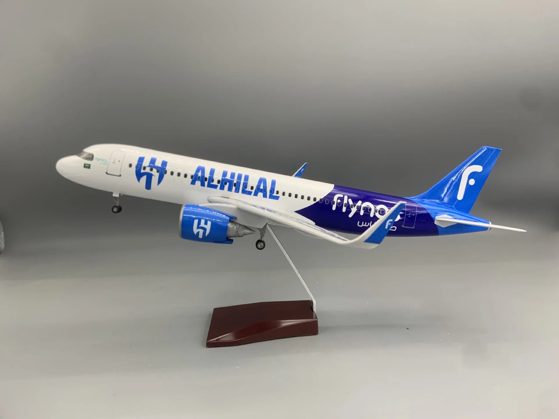 1:80 Scale Aircraft 47cm Flynas Airplane Model Saudi Nas A320neo Resin DieCast Collection Plane Toy with Landing Gear Wheels
