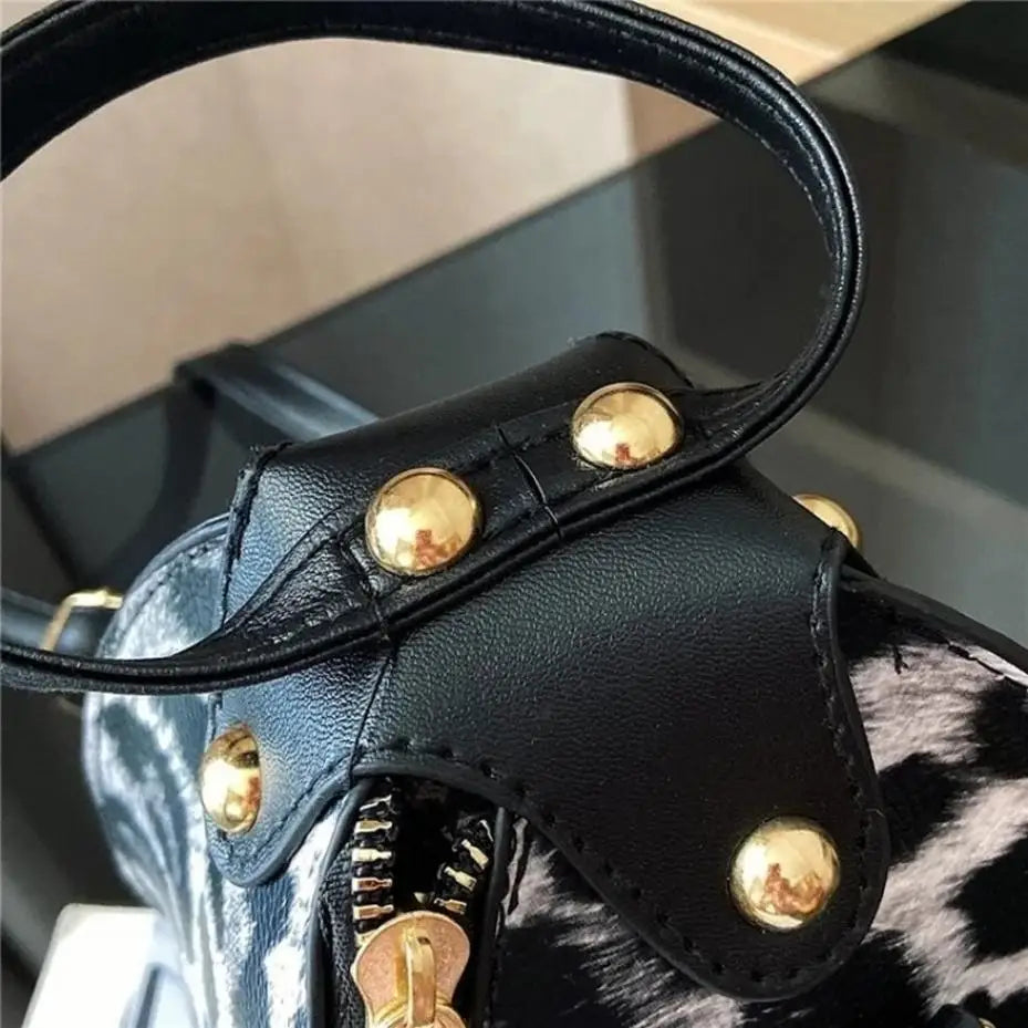 1 Pcs Korean Women's One Shoulder Handbag Various Styles Cute Wallet Purse Wave Portable Triangle Bag Korean Fashion Girl Bag