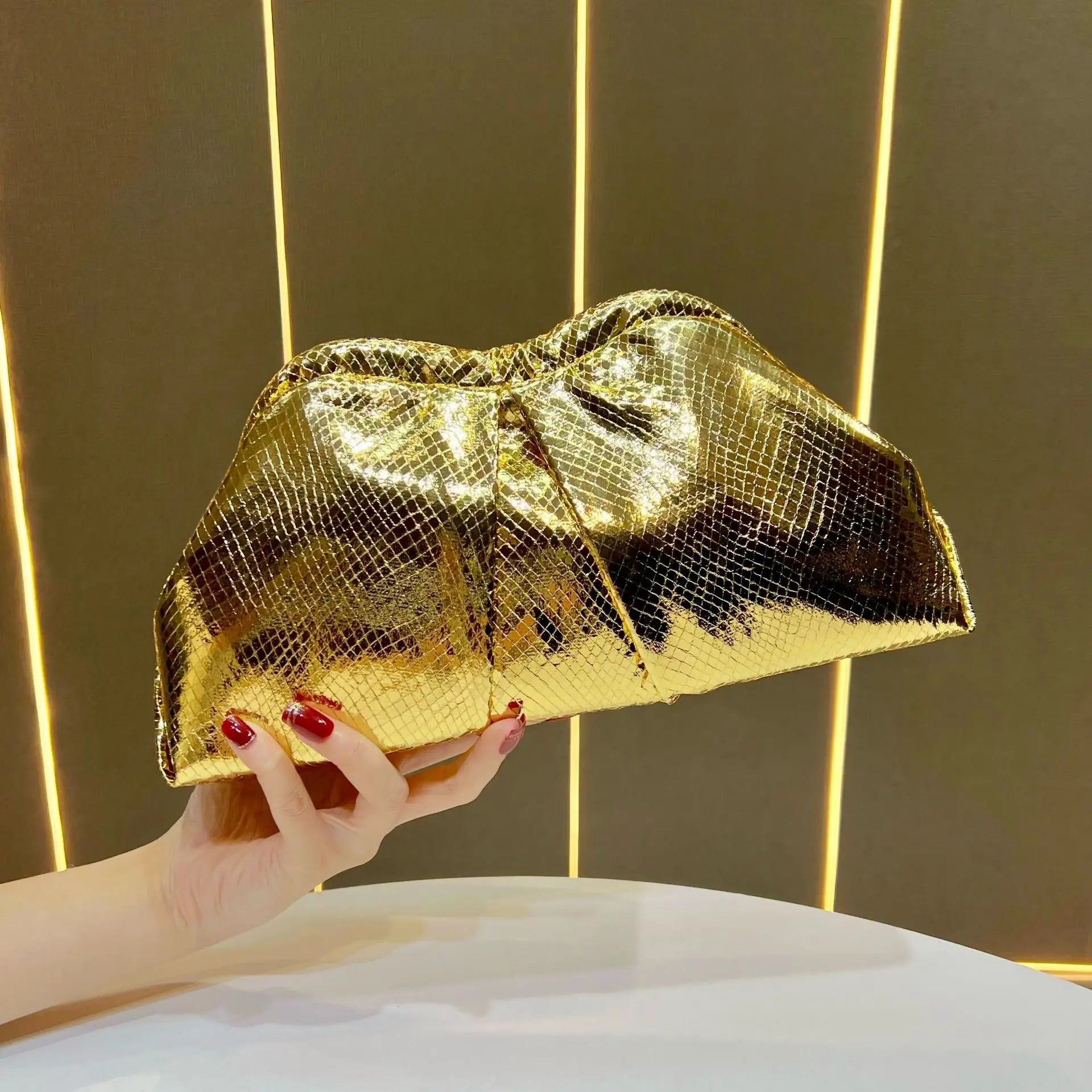 Handbag Women's dinner bag Fashion exquisite texture Shoulder bag Simple messenger bag Light luxury