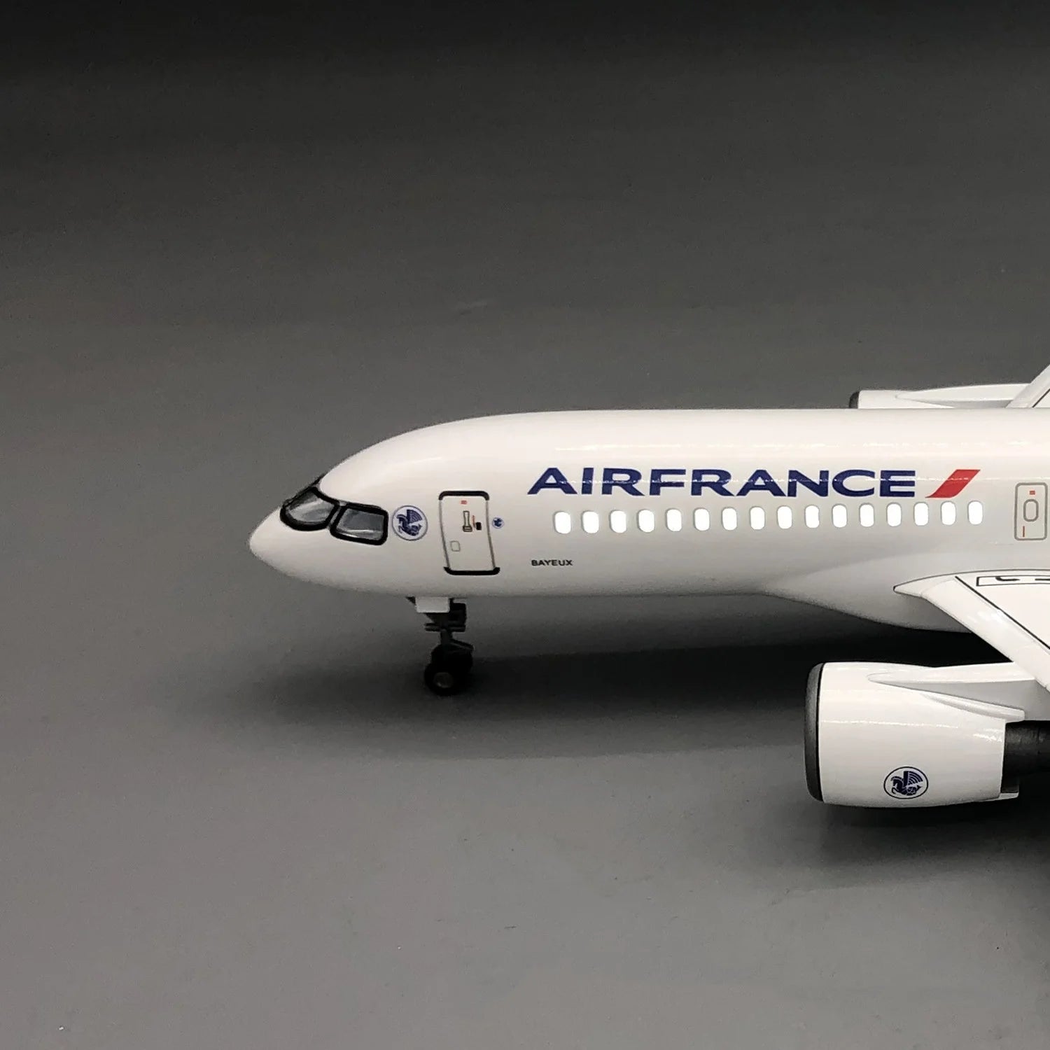 38CM Airplane Model Air France A220-300 Resin 1/100 Scale Collectible Aircraft with Landing Gear Wheels Light Souvenir Collect
