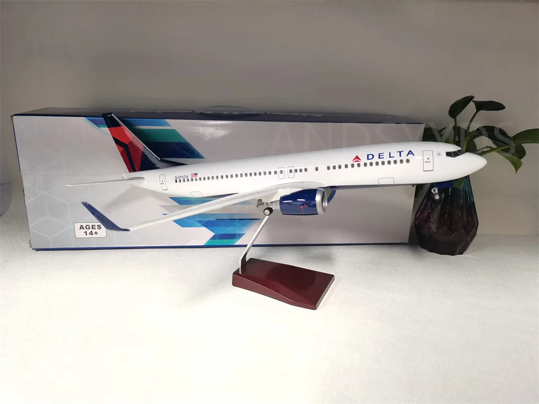 B737 airplane toy Airways 47cm Delta Aeroplane 737 1:85 Scale Model Diecast Resin Plane With Light and Wheel Landing Gears Gift