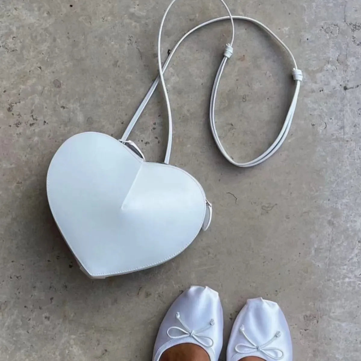 2026 High-End Love Bag, Fashionable Peach Heart Box Bag, Niche Design, Stylish Bag, Textured Single Shoulder Crossbody Bag