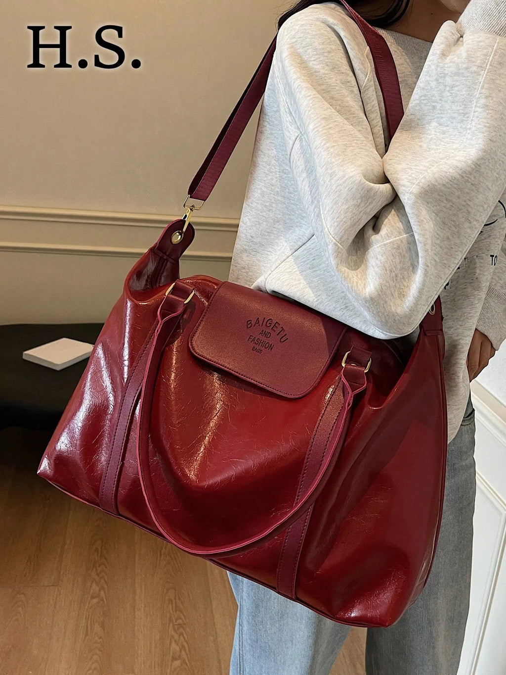Fashion Large Capacity Handbag Casual Short Trip Travel Bag Holiday Gym Tote Bag, Retro Oil Wax Gloss PU Leather Crossbody Bag
